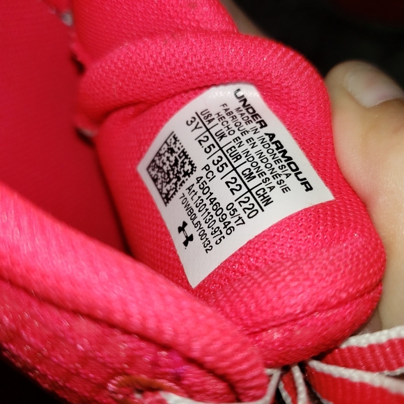 Under Armour shoes - Picture 4 of 4